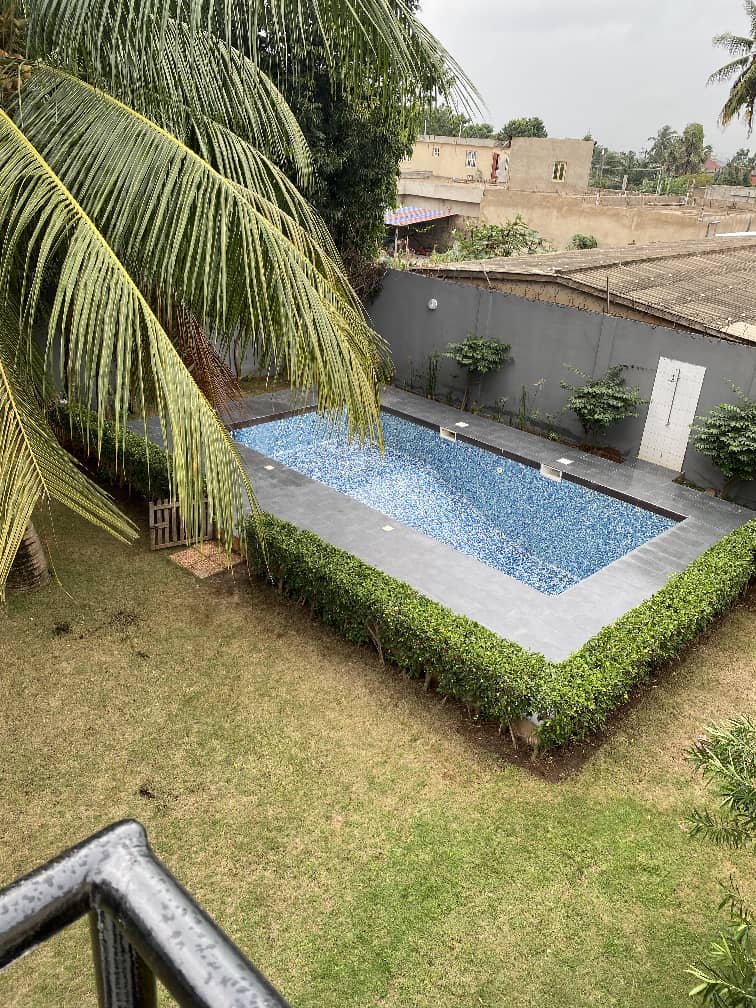 A louer: Villa à piscine, Attiégou-Lomé