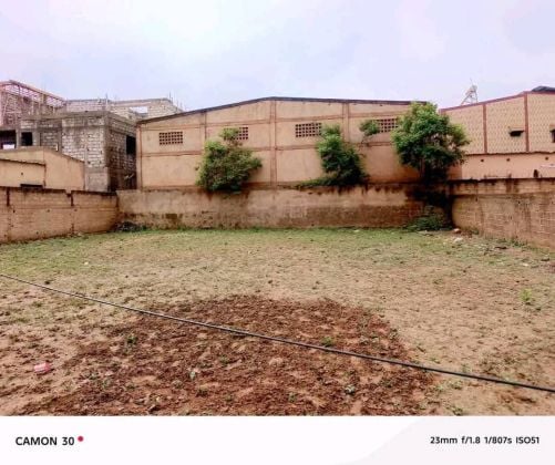 630m2 en vente à tamoouy route de kamboinsin.