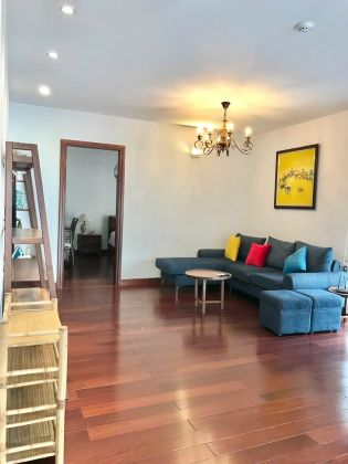 Nice, bright 1 – bedroom apartment in Au Co street, Tay Ho district ...
