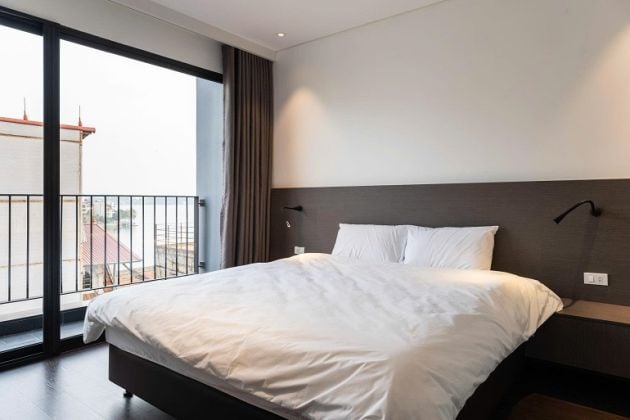 Bright, modern 2 – bedroom apartment in Xuan Dieu, Tay Ho for rent