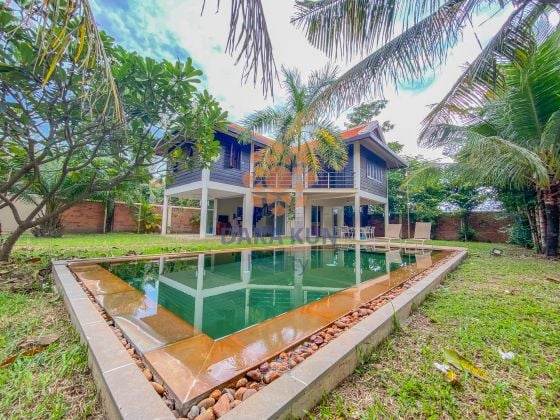 Villa with Swimming Pool for Rent in Siem Reap City-Svay Dangkum