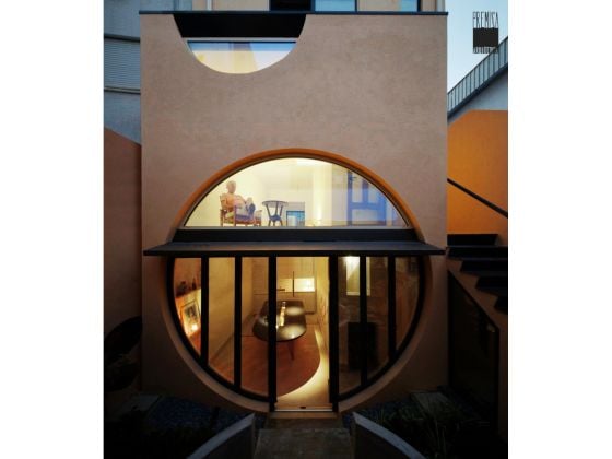 Designer House - close to the beach