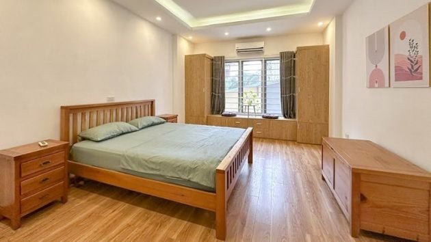 Nice, modern house with 3 bedrooms in Lac Long Quan street, Tay Ho ...