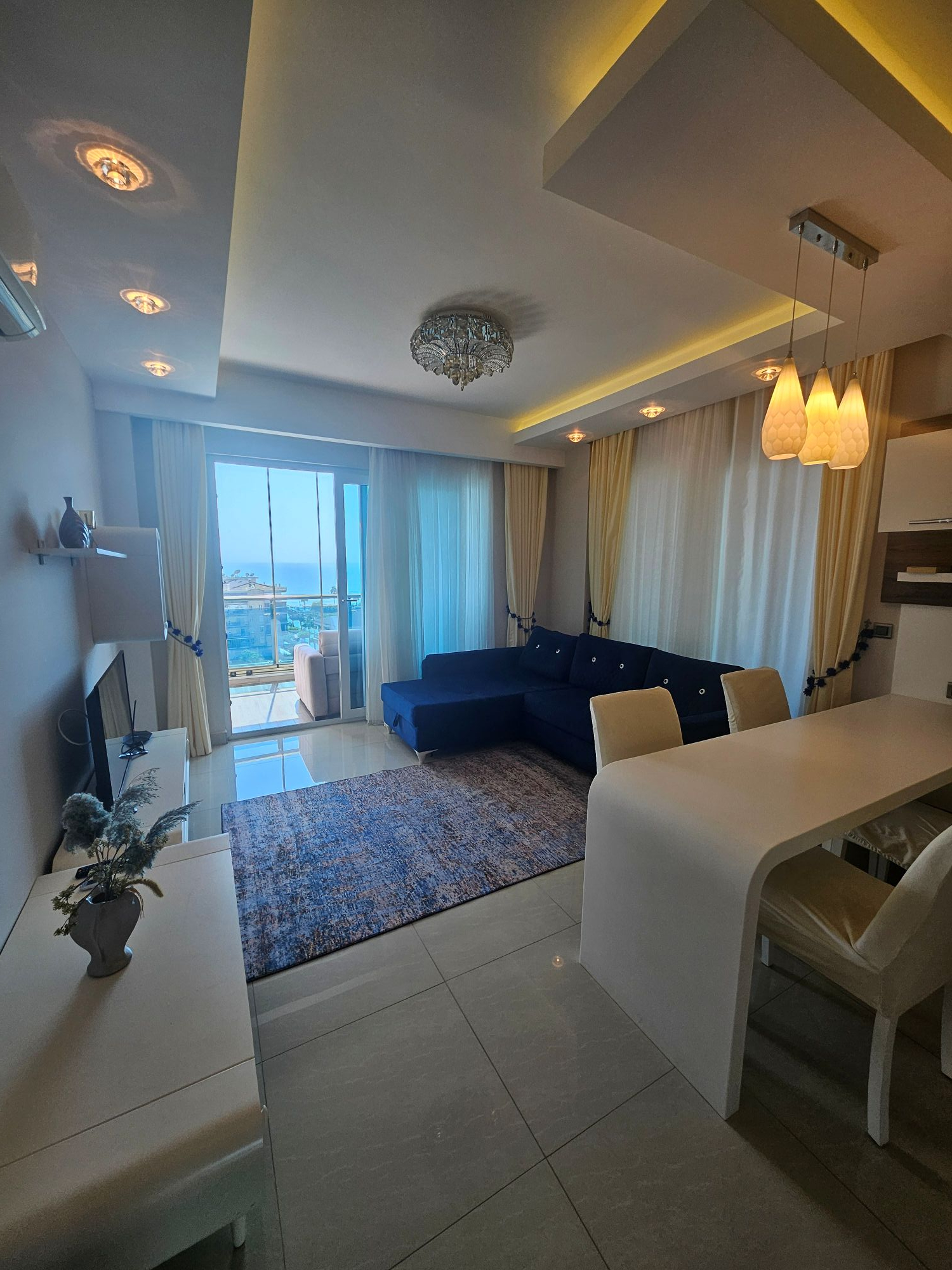 Apartamentos amueblados en alquiler en Alanya (vistas al mar + wifi)