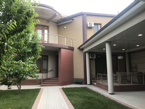  LUXURY 4 BEDROOMS AND 4 BATHROOMS HOUSE IN CENTRAL TASHKENT