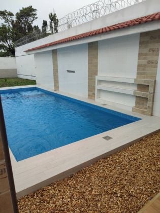 Location d'une maison à piscine et jardin 