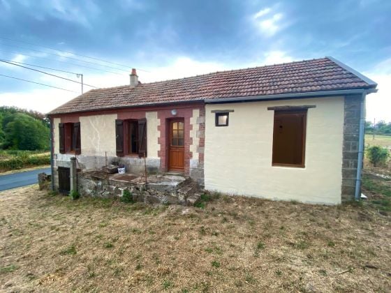 Bright & Cosy! Small Stone Cottage with garden, on the edge of peaceful, ...