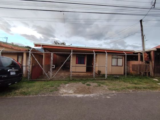 For Sale: Cozy Home with Covered Garage and Ready Amenities