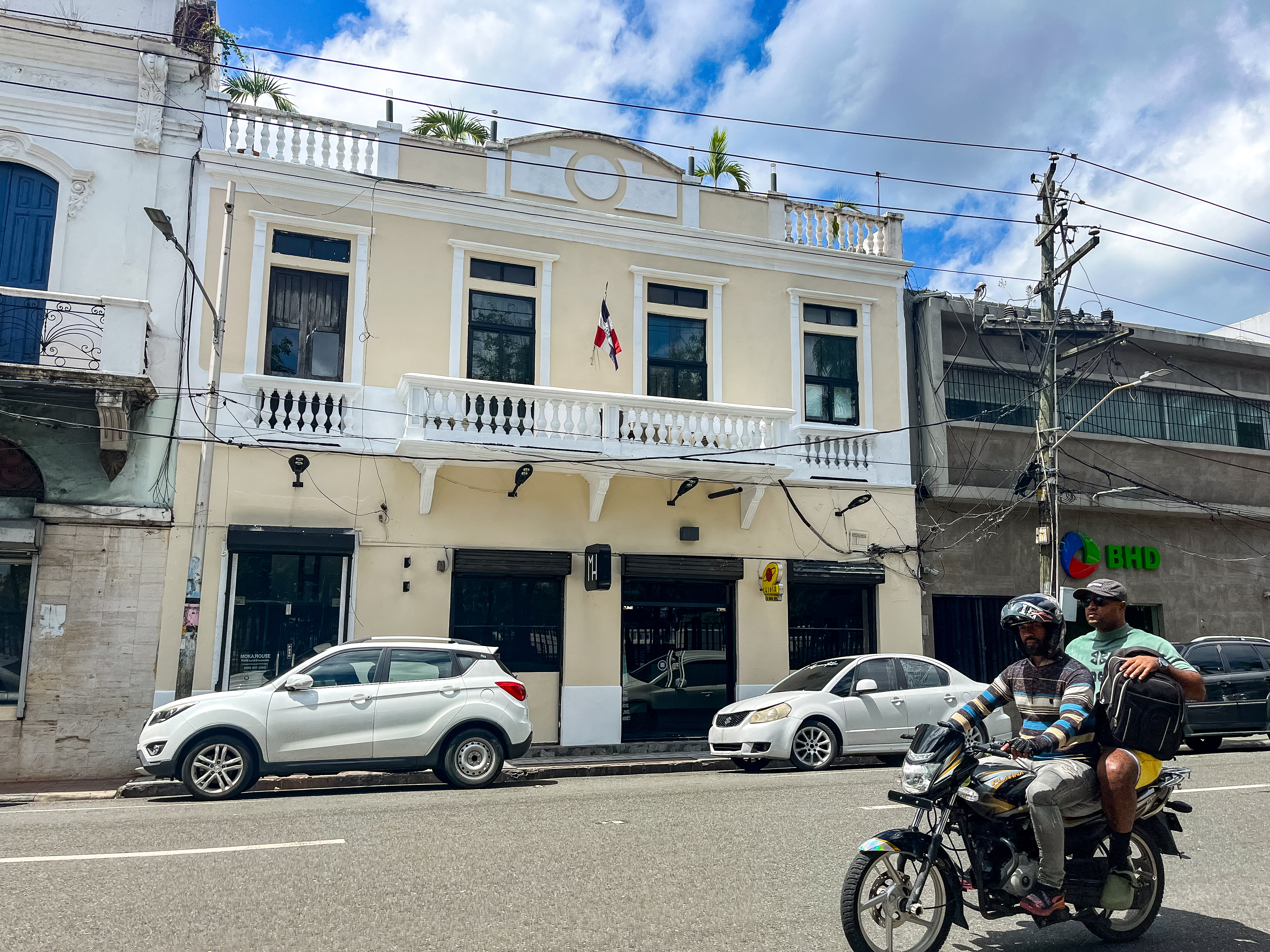 APARTMENT HOTEL FOR SALE - COLONIAL ZONE SANTO DOMINGO