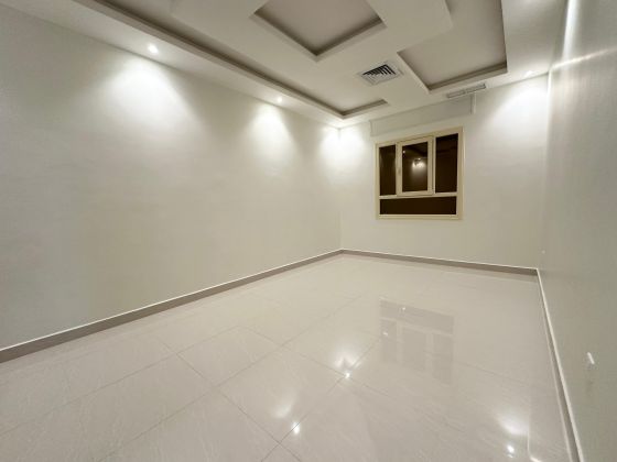 Ground floor four bedroom for rent in Abufathira