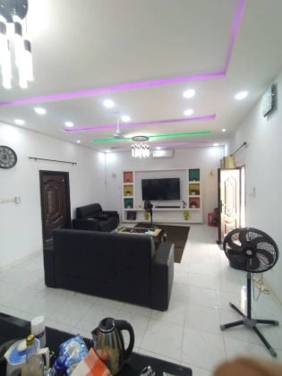 À VENDRE : belle villa dallée bâtie sur *200m²  ...