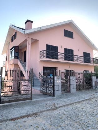 Maison de 6 chambres (T3+T3) à seulement 1,2 km du château de ...