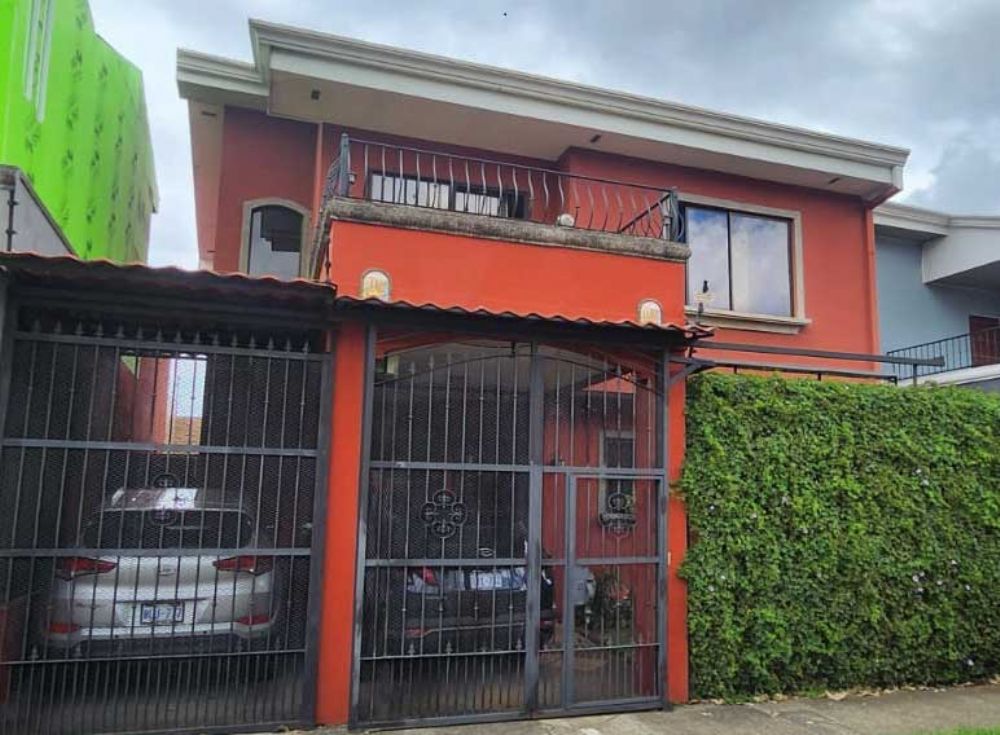 SE VENDE CASA EN ALAJUELA 