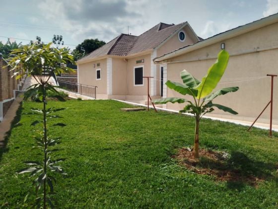 Large Quiet Villa near Kabuga