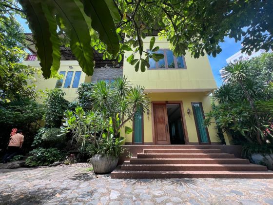 Planty Villa for Rent in Chamkamorn, 5 minutes to Russian Market