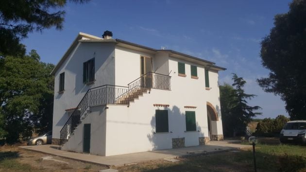 Tuscan Retreat: Traditional Estate in the Maremma Countryside