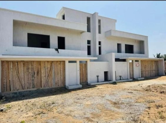 Sale 5-room Duplex Semi-structural works Bingerville Anan