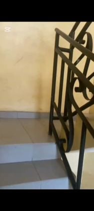 R+3 building with TF, on a street corner, on the edge of the interstate ...