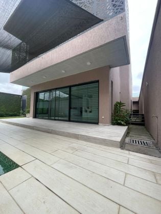 DUPLEX 06 PIÈCES AU VALLON AVEC PISCINE