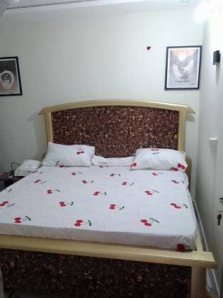 FURNISHED BEDROOM LIVING ROOM IN GODOMEY 