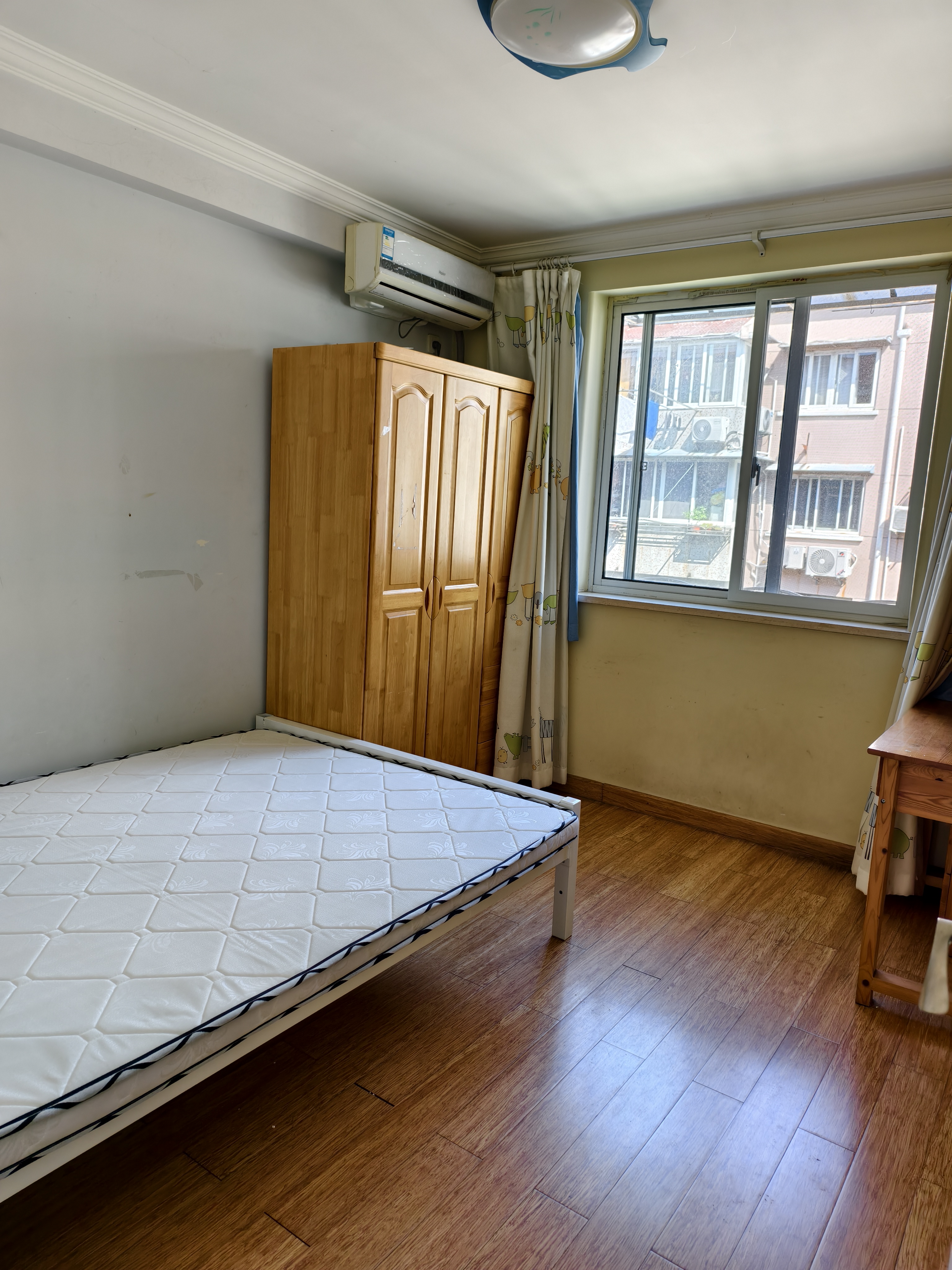 Room for Rent in Xuhui | Near ECUST Campus | Learn Chinese from a University Teacher