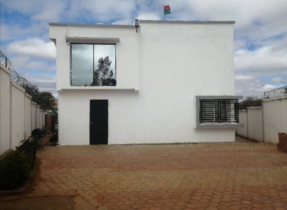 À LOUER VILLA MEUBLÉ - TSILAZAINA ALASORA - ANTANANARIVO 