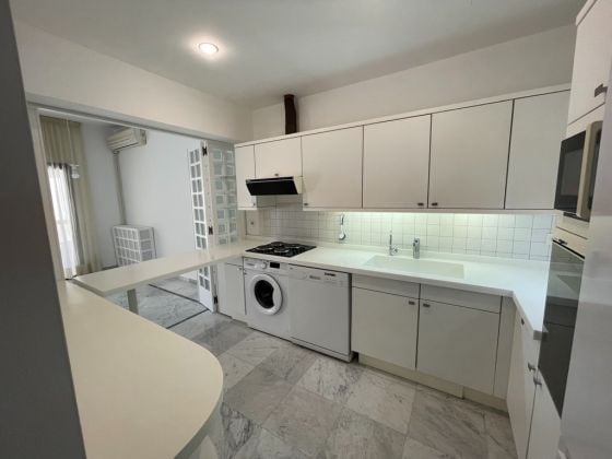 Renovated flat with refurbished kitchen with large balcony in Achrafieh 