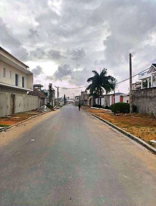 COCODY. RIVIERA4. M'BADON vente terrain 580m2 clôturé 