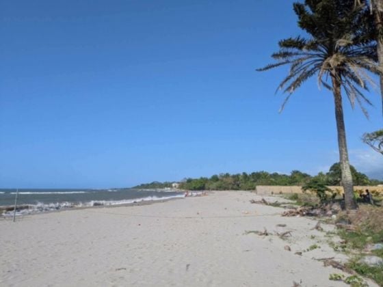 Oceanfront fixer upper building 