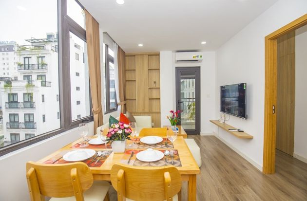 Bright, modern 2 – bedroom apartment with balcony in Linh Lang ...