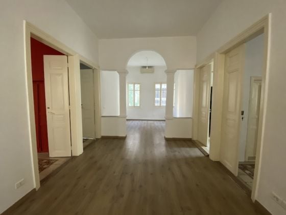 Traditional Lebanese apartment for rent in Achrafieh 3 bedroom