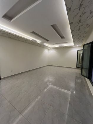 For rent, Al-Siddiq Apartment Three master bedrooms Hall with large roof