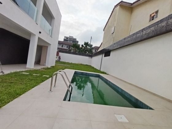 Villa duplex F6 moderne et jamais habité 