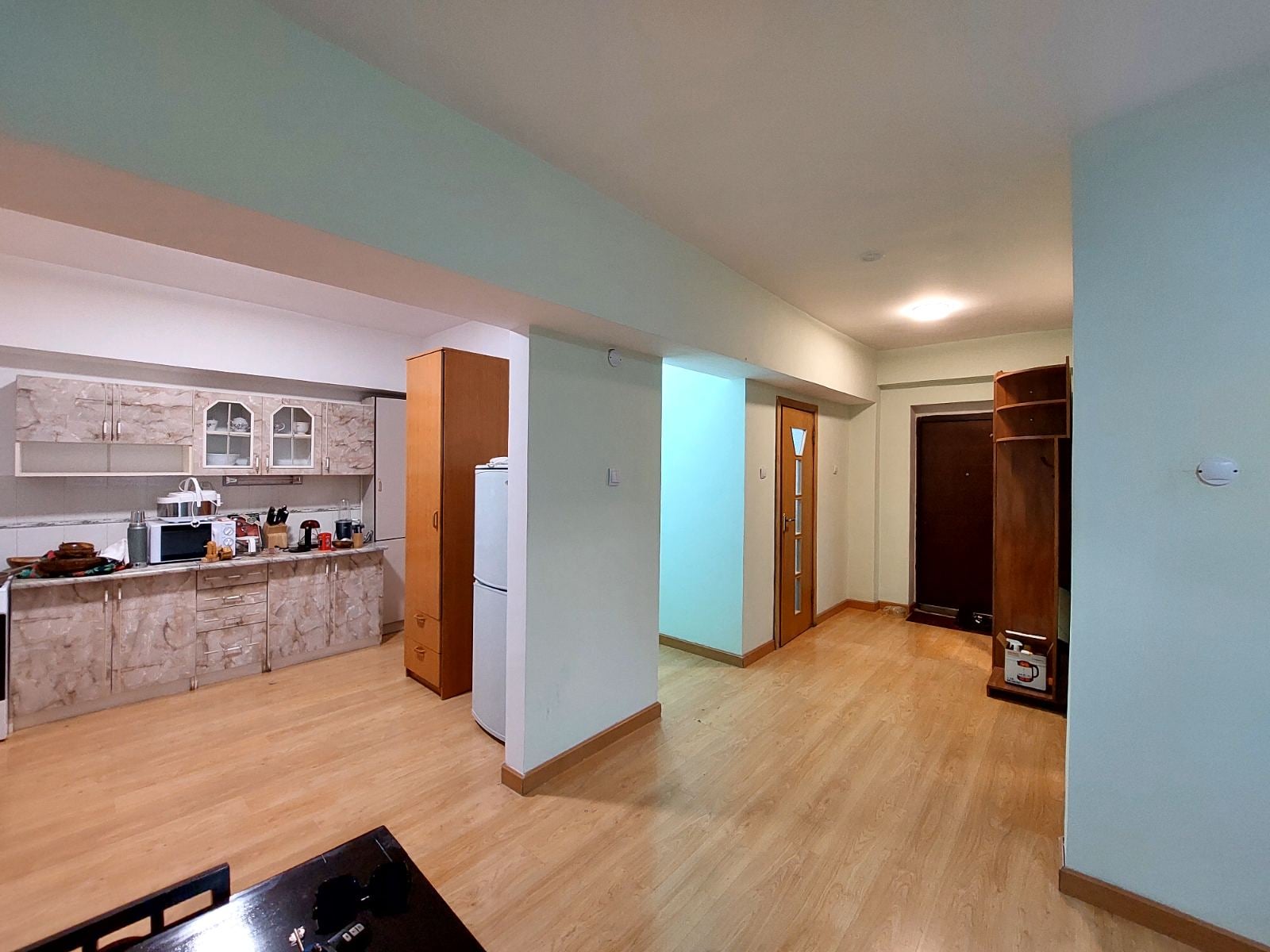 Renting fully furnished 3 room apartments right in the central area of UB