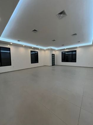 Ground floor for rent in Abu Fatira Four master bedrooms Private entrance