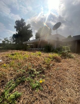 Sale of low-rise 4-room villa + 2 outbuildings in Cocody Danga 