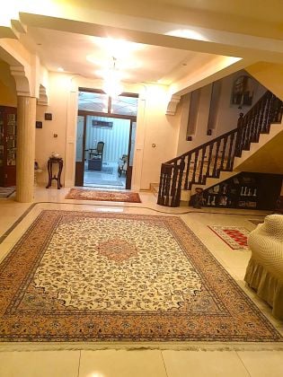 Beautiful Villa for Sale in Zinj near Al kindi Hospital BD.220,000/-