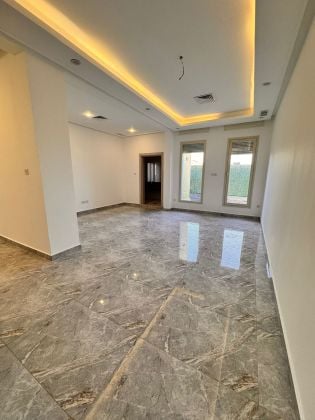 Luxurious floor for rent in Jabriya