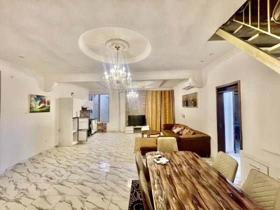 LOCATION: APPARTEMENTS MEUBLE DE 4  CHAMBRES A KINSHASA-GOMBE