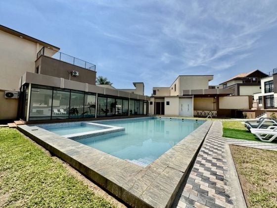 VENTA EXCEPCIONAL DE UNA MODERNA VILLA DE 4 DORMITORIOS EN KINSHASA