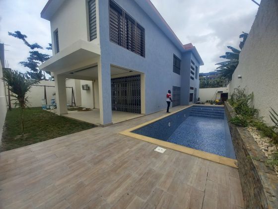 Villa duplex di 6 locali in affitto a Riviera 4