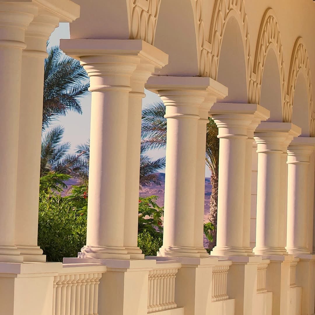 Studio with private Garden by pool