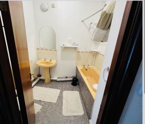 Spacious 2 bedroom flat