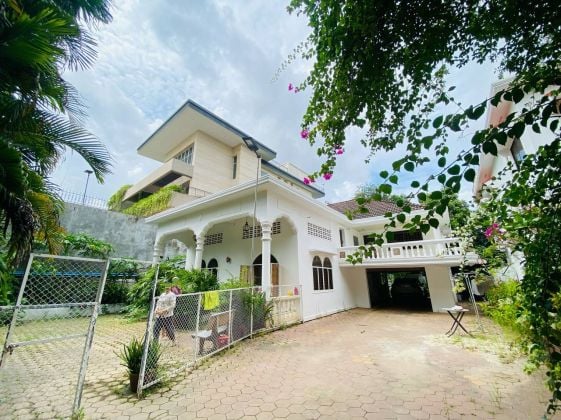 Garden Villa for Rent in Chroy Changvar, Phnom Penh