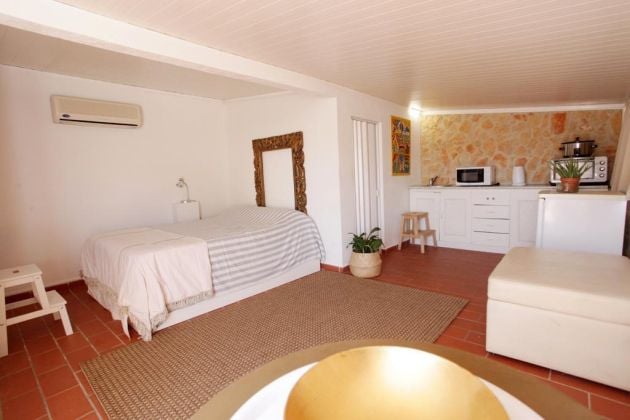 Appartamento con 2 Camere da Letto Arredato e Attrezzato nel Centro di ...