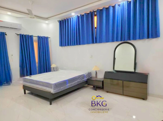 LARGE MODERN VILLA 3 BEDROOMS LIVING ROOM AIR CONDITIONED