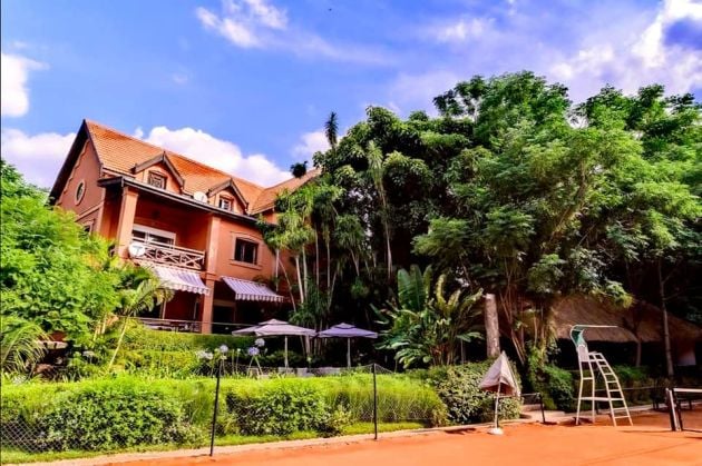 Exceptional 830 m² villa for sale in the capital 