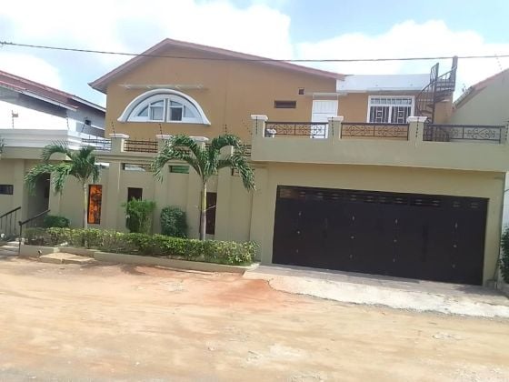 Villa with swimming pool, 05 independent bedrooms, double living rooms for ...