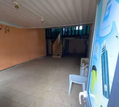 Negozio con soppalco in affitto a Bali, Douala 