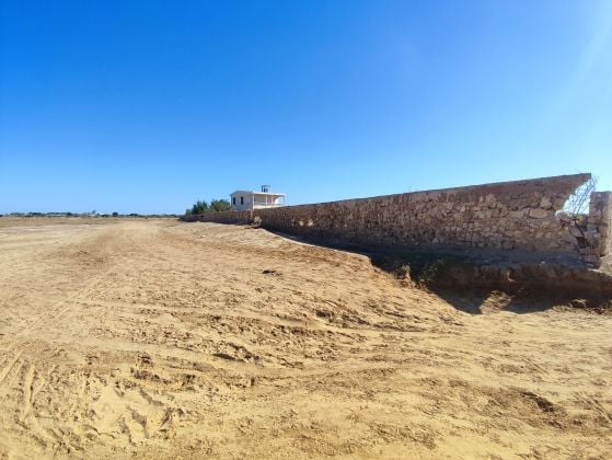 SE VENDE - Terreno plano de 2,5 ha cerca del Boulevard Kiembe, ...